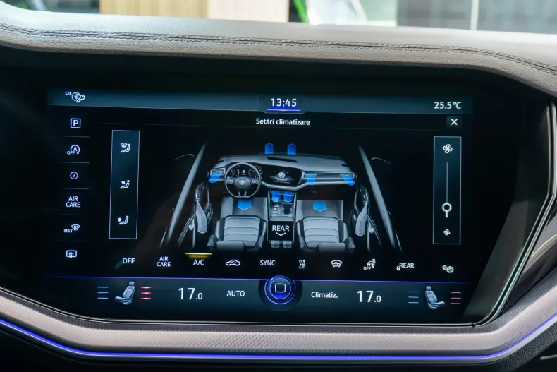 Volkswagen Touareg din 2019 cu 118.375 km - oferta VOL147912 - foto 31