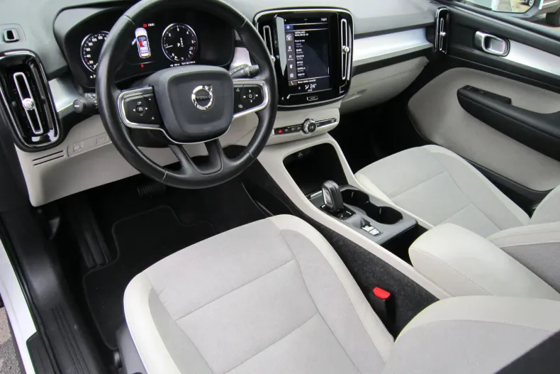 Volvo XC40 din 2020 cu 146.691 km - oferta VOL147915 - foto 7