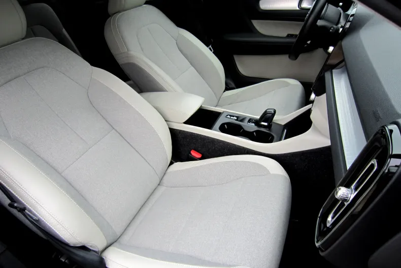 Volvo XC40 din 2020 cu 146.691 km - oferta VOL147915 - foto 12