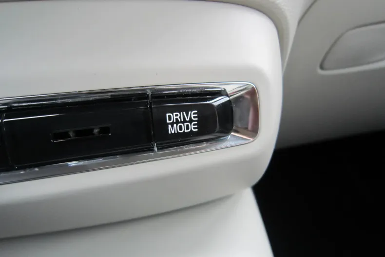 Volvo XC40 din 2020 cu 146.691 km - oferta VOL147915 - foto 19