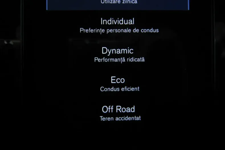 Volvo XC40 din 2020 cu 146.691 km - oferta VOL147915 - foto 20