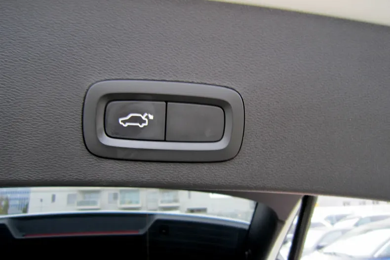 Volvo XC40 din 2020 cu 146.691 km - oferta VOL147915 - foto 24