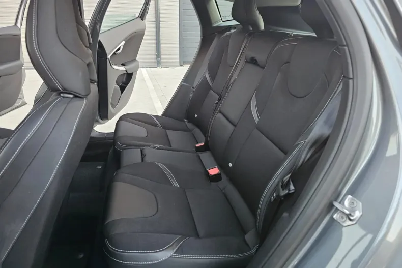 Volvo V40 din 2020 cu 163.500 km - oferta VOL147932 - foto 15