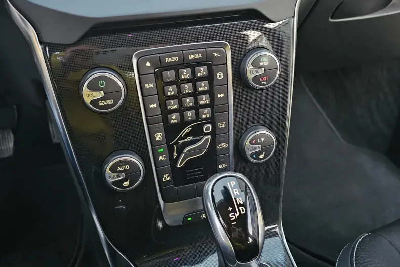 Volvo V40 din 2020 cu 163.500 km - oferta VOL147932 - foto 16