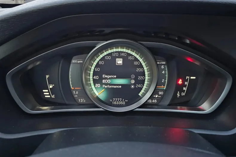 Volvo V40 din 2020 cu 163.500 km - oferta VOL147932 - foto 19