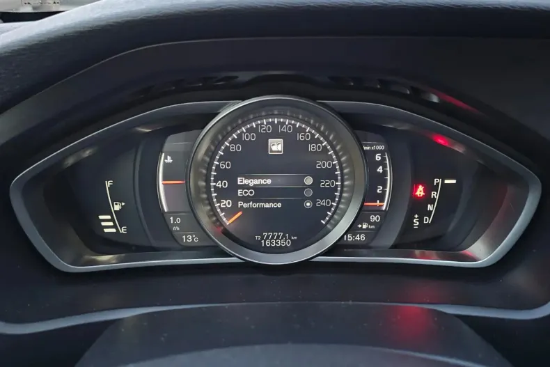 Volvo V40 din 2020 cu 163.500 km - oferta VOL147932 - foto 21