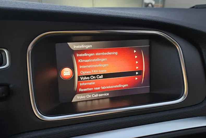 Volvo V40 din 2020 cu 163.500 km - oferta VOL147932 - foto 26