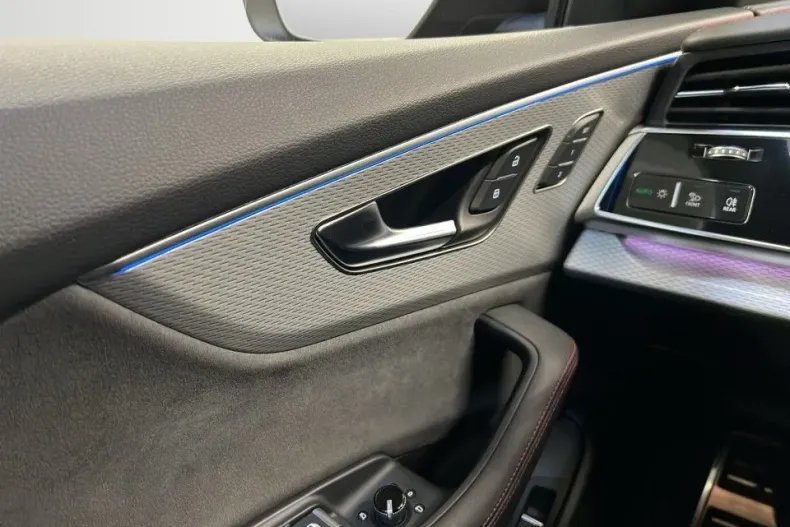 Audi SQ8 din 2024 cu 9.765 km - oferta AUD147938 - foto 13