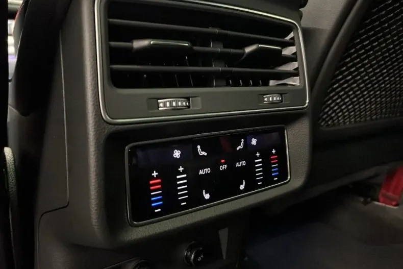 Audi SQ8 din 2024 cu 9.765 km - oferta AUD147938 - foto 22