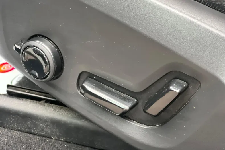 Volvo XC60 din 2020 cu 71.000 km - oferta VOL147955 - foto 12