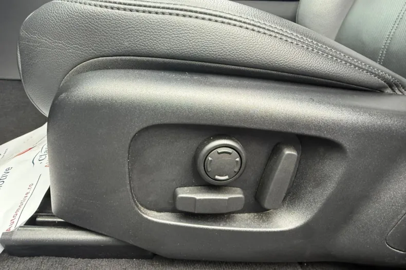 Land Rover Range Rover Velar din 2024 cu 63.336 km - oferta LAN147957 - foto 9