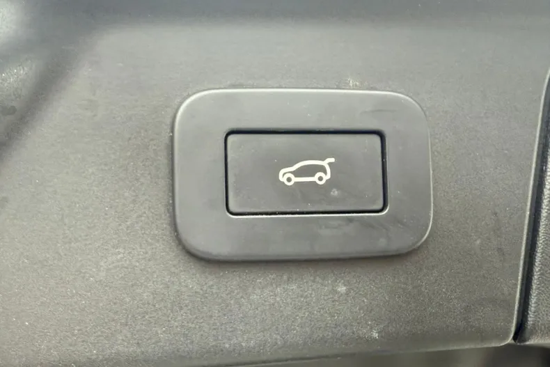 Land Rover Range Rover Velar din 2024 cu 63.336 km - oferta LAN147957 - foto 24