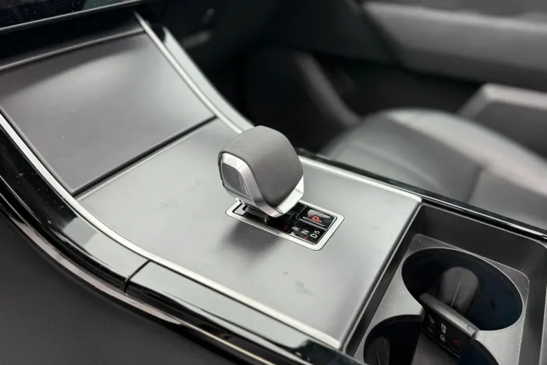 Land Rover Range Rover Velar din 2024 cu 63.336 km - oferta LAN147957 - foto 31