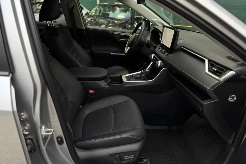 Toyota RAV4 din 2023 cu 31.000 km - oferta TOY147962 - foto 7