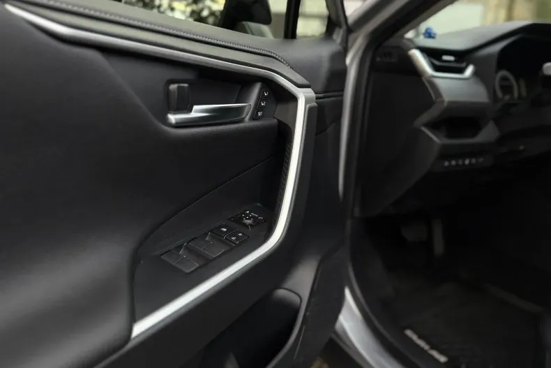 Toyota RAV4 din 2023 cu 31.000 km - oferta TOY147962 - foto 8