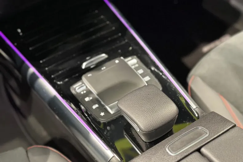 Mercedes-Benz EQA din 2023 cu 20.436 km - oferta MER147968 - foto 25