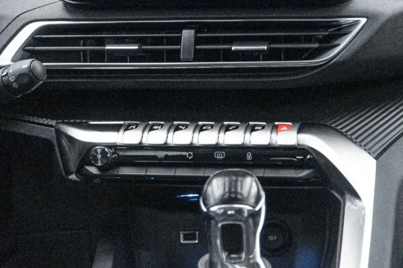 Peugeot 3008 din 2021 cu 173.000 km - oferta PEU147971 - foto 4