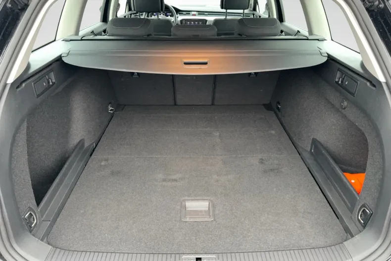 Volkswagen Passat din 2022 cu 121.120 km - oferta VOL147991 - foto 13