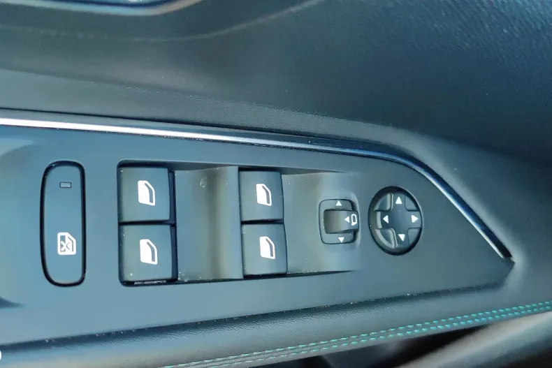 Peugeot 3008 din 2022 cu 80.000 km - oferta PEU147995 - foto 20