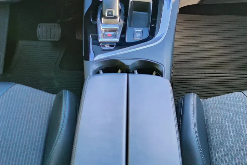 Peugeot 3008 din 2022 cu 80.000 km - oferta PEU147995 - foto 24