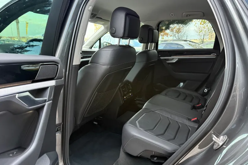 Volkswagen Touareg din 2021 cu 168.500 km - oferta VOL147998 - foto 17