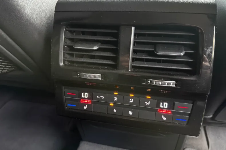 Volkswagen Touareg din 2021 cu 168.500 km - oferta VOL147998 - foto 37