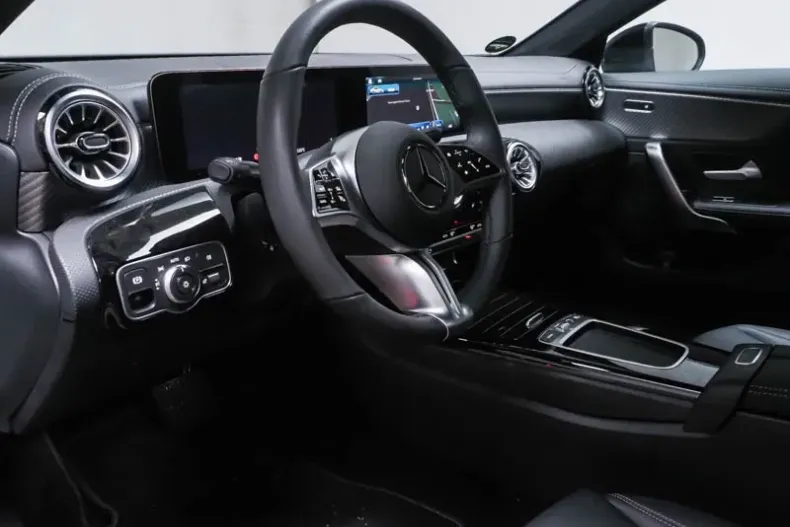 Mercedes-Benz CLA din 2025 cu 5.200 km - oferta MER148004 - foto 3