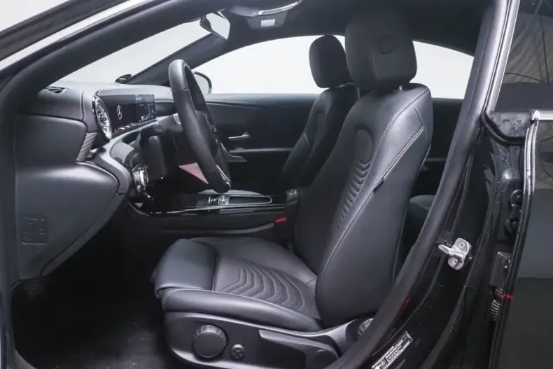 Mercedes-Benz CLA din 2025 cu 5.200 km - oferta MER148004 - foto 4