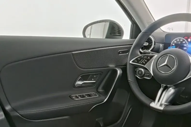 Mercedes-Benz A din 2025 cu 4.363 km - oferta MER148006 - foto 7