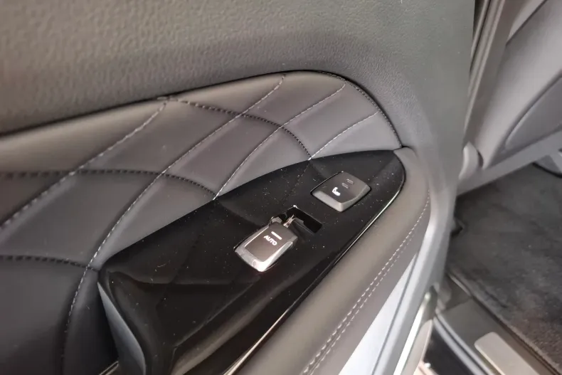 KG Mobility Rexton din 2025 cu 10 km - oferta KGM148012 - foto 26