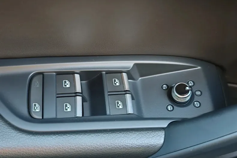 Audi Q5 din 2023 cu 19.793 km - oferta AUD148052 - foto 36