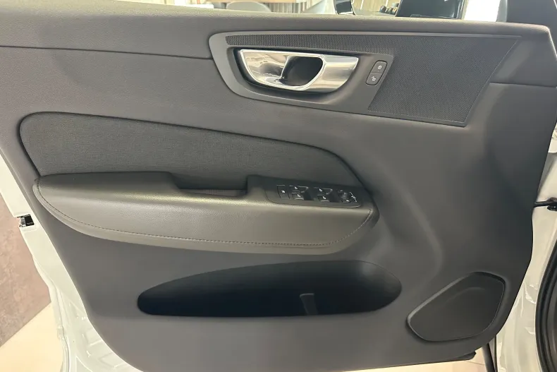 Volvo XC60 din 2021 cu 103.000 km - oferta VOL148072 - foto 25