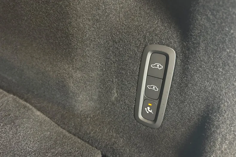 Volvo XC60 din 2021 cu 103.000 km - oferta VOL148072 - foto 39