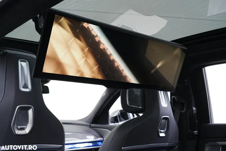 BMW Seria 7 din 2024 cu 5.651 km - oferta BMW148081 - foto 18