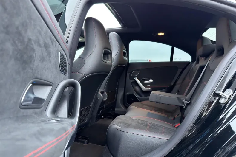 Mercedes-Benz CLA din 2025 cu 7.628 km - oferta MER148082 - foto 13