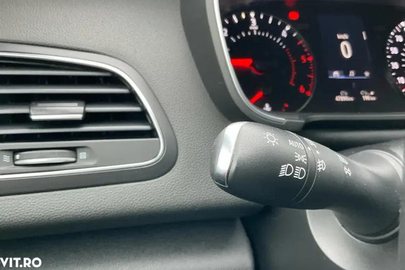 Renault Megane din 2022 cu 47.890 km - oferta REN148085 - foto 24
