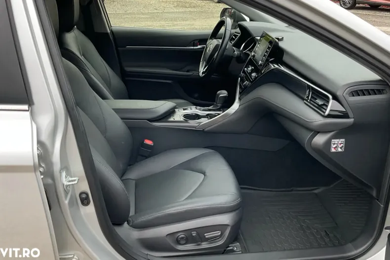 Toyota Camry din 2022 cu 45.370 km - oferta TOY148086 - foto 7