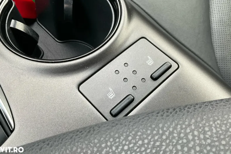 Toyota Camry din 2022 cu 45.370 km - oferta TOY148086 - foto 20