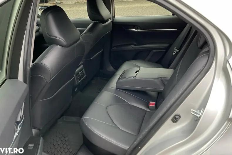 Toyota Camry din 2022 cu 45.370 km - oferta TOY148086 - foto 26