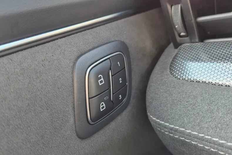 Ford Mustang Mach-E din 2022 cu 56.000 km - oferta FOR148102 - foto 30