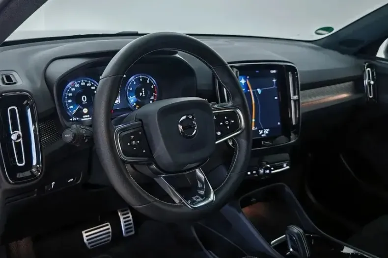 Volvo XC40 din 2019 cu 96.119 km - oferta VOL148113 - foto 6