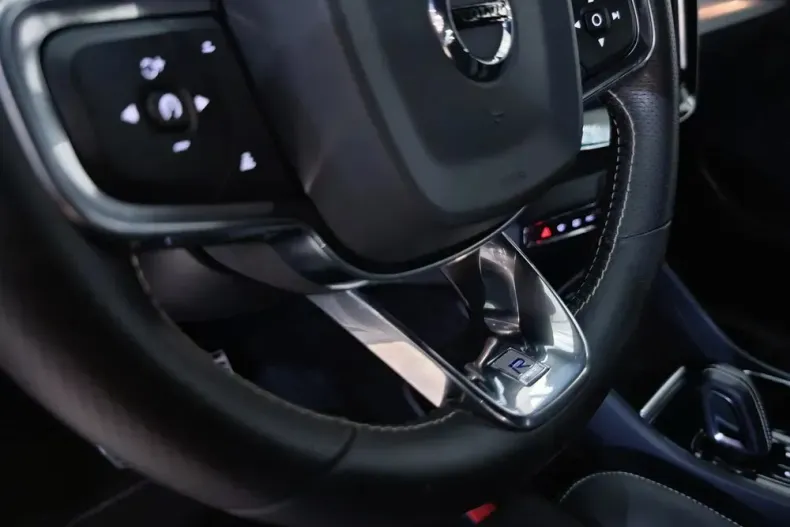 Volvo XC40 din 2019 cu 96.119 km - oferta VOL148113 - foto 11