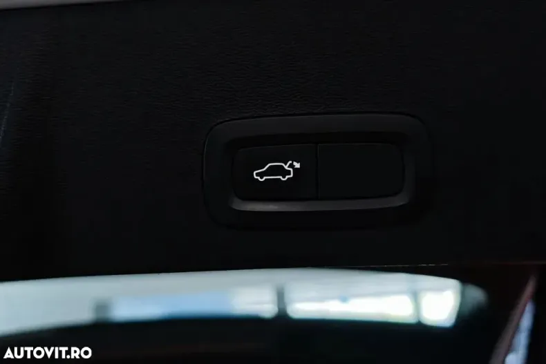 Volvo XC40 din 2019 cu 96.119 km - oferta VOL148113 - foto 14