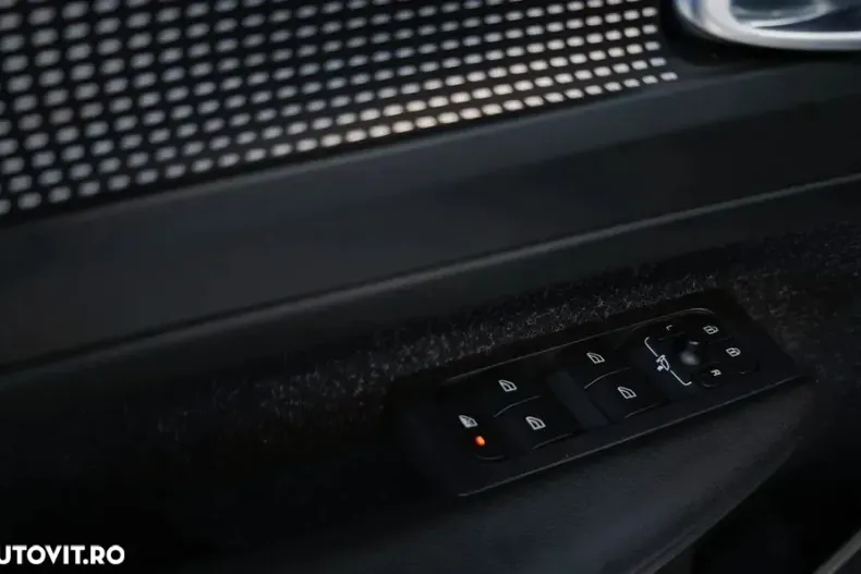 Volvo XC40 din 2019 cu 96.119 km - oferta VOL148113 - foto 19