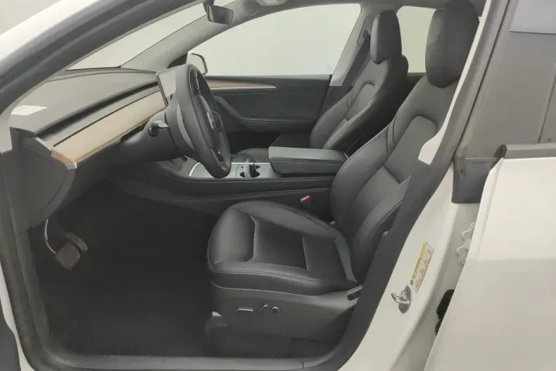 Tesla Model Y din 2024 cu 80.160 km - oferta TES148117 - foto 5