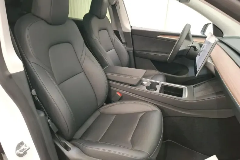 Tesla Model Y din 2024 cu 57.080 km - oferta TES148120 - foto 3