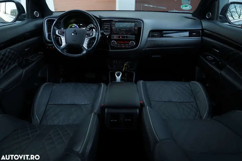 Mitsubishi Outlander din 2020 cu 77.234 km - oferta MIT148130 - foto 5