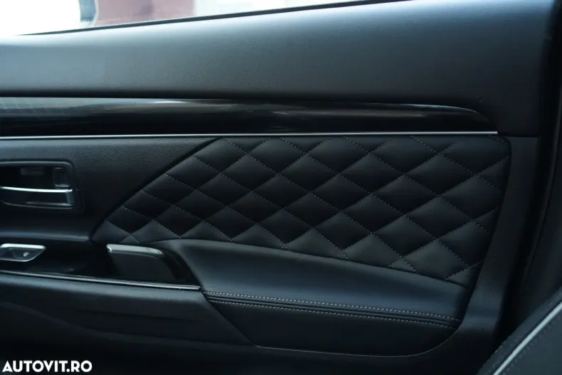 Mitsubishi Outlander din 2020 cu 77.234 km - oferta MIT148130 - foto 11