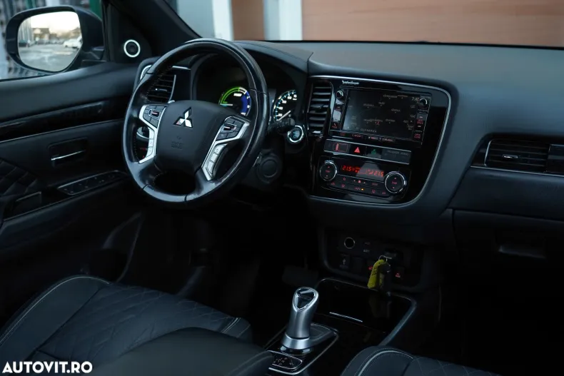 Mitsubishi Outlander din 2020 cu 77.234 km - oferta MIT148130 - foto 14