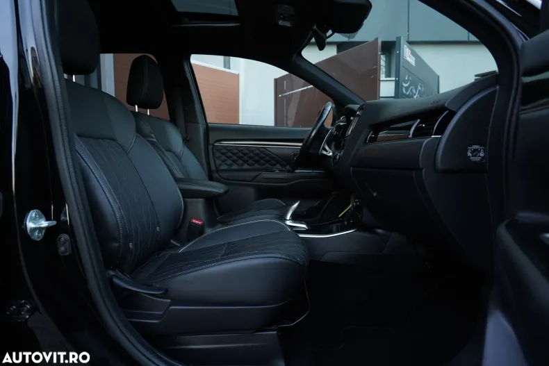 Mitsubishi Outlander din 2020 cu 77.234 km - oferta MIT148130 - foto 17